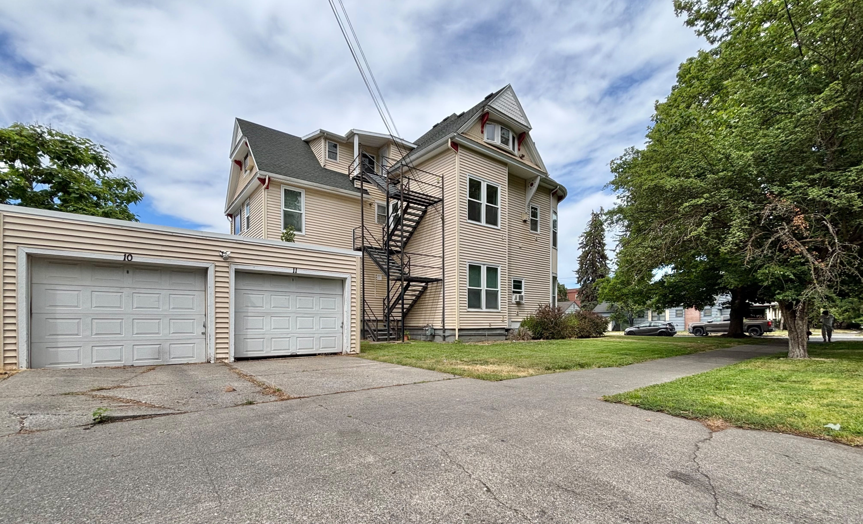 176 S Chestnut St – photo 1