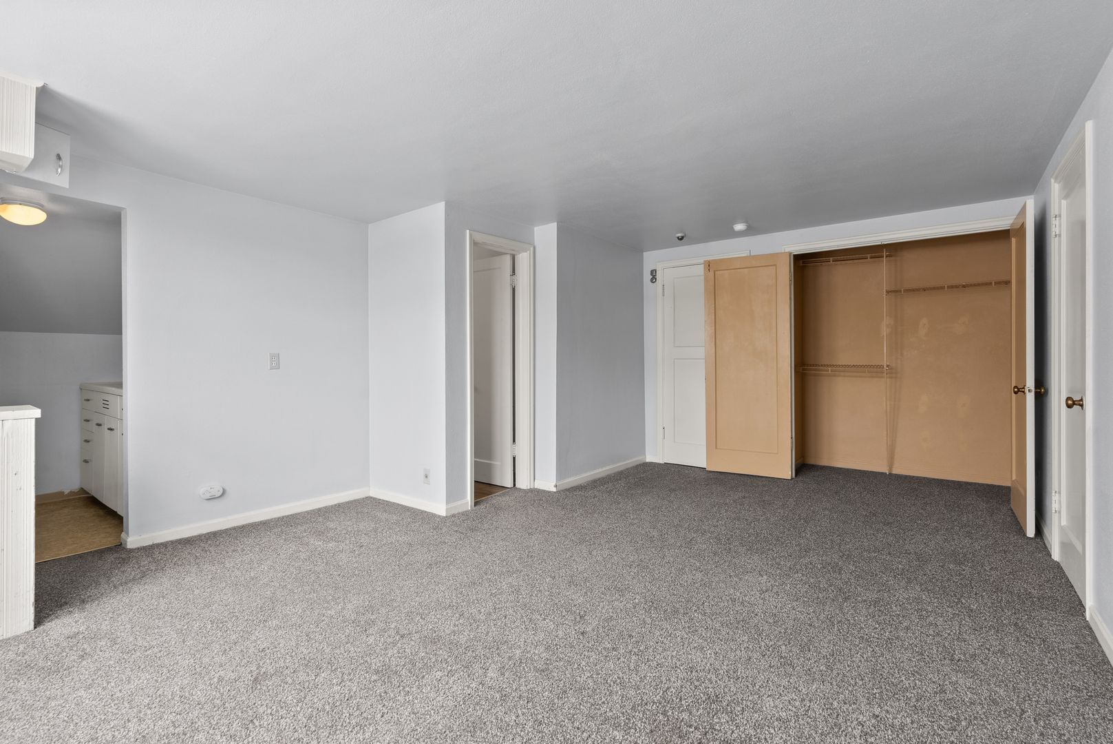 1117 W 5th Ave – photo 3