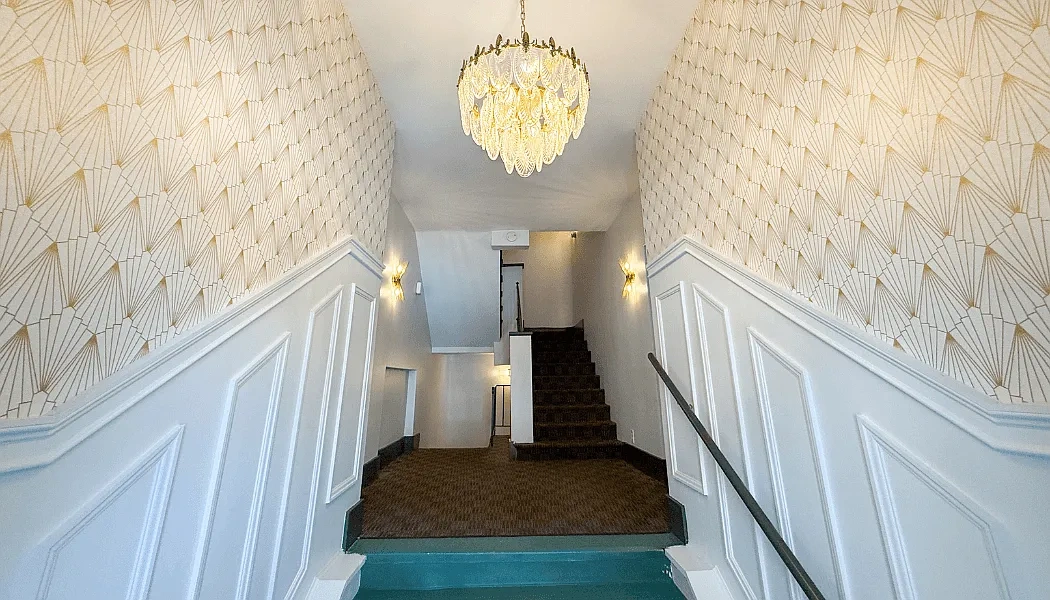 Howe and Maryland Apartments – photo 4