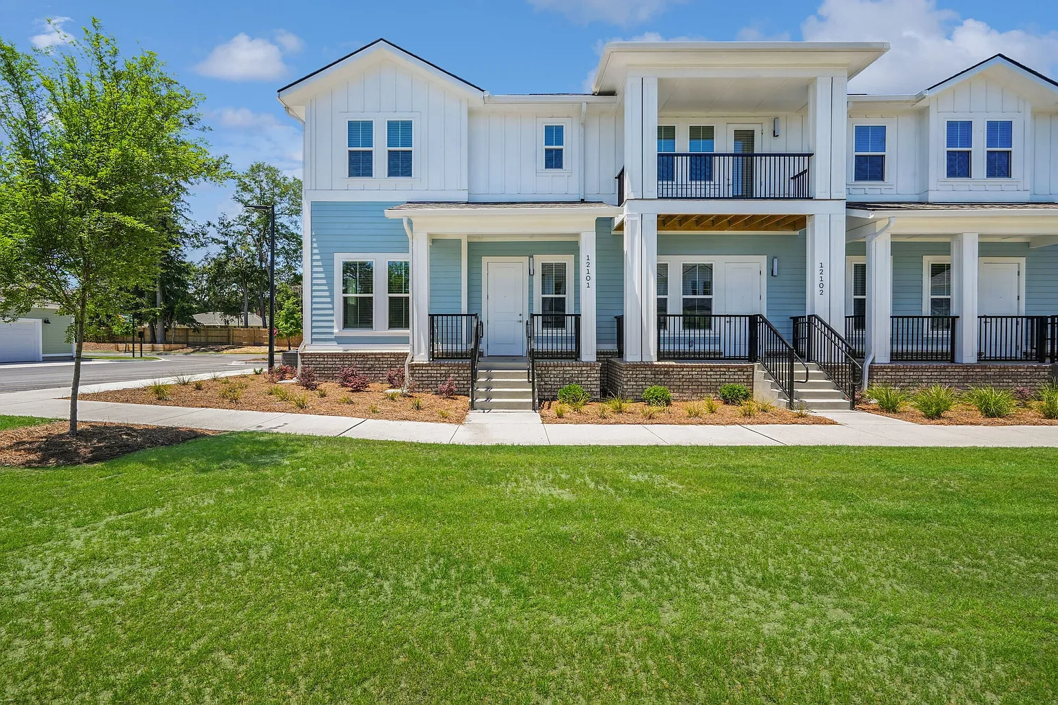 4000 Margaret – photo 1