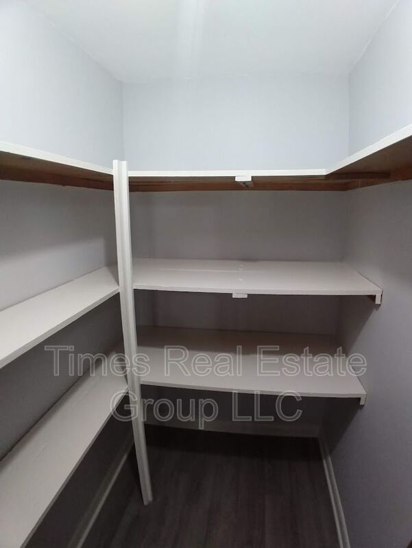 708 Carmen Dr unit B – photo 5