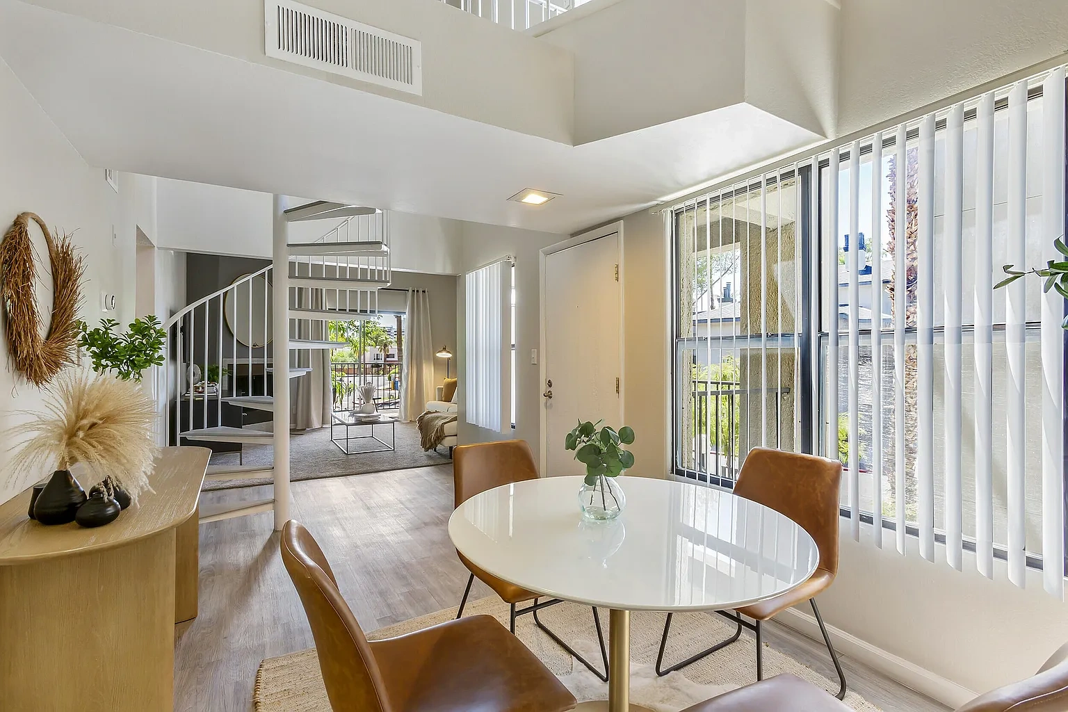 255 North – photo 4