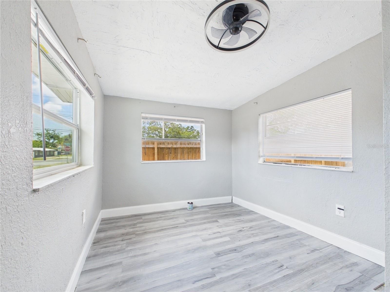 605 S Disston Ave – photo 4