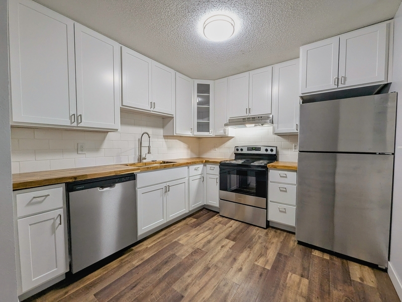 408 E 15th St unit 201 – photo 2