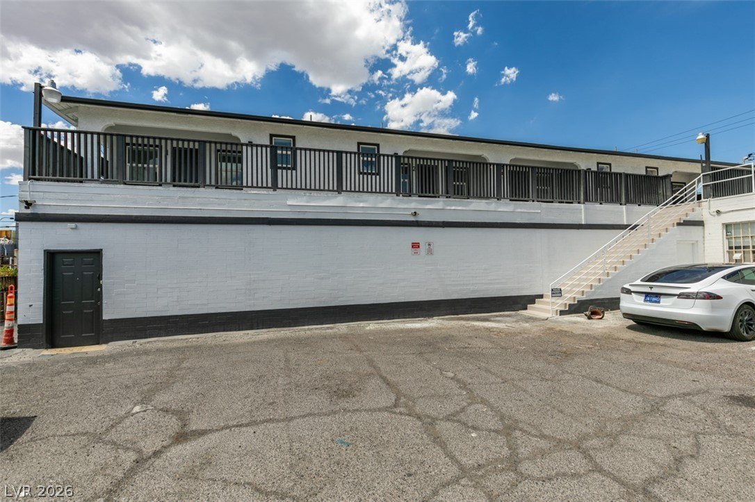 1116 S Casino Center Blvd #3 – photo 4