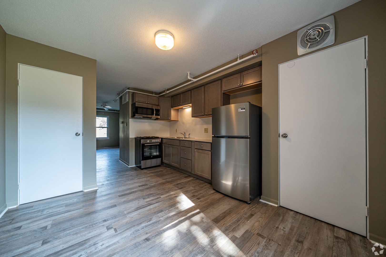 300 E Shelbourne Dr unit 39 – photo 2