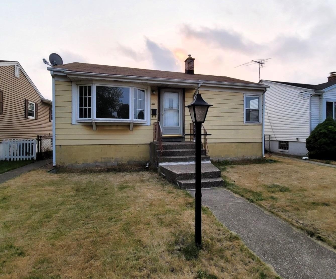 2716 White Oak Ave – photo 1