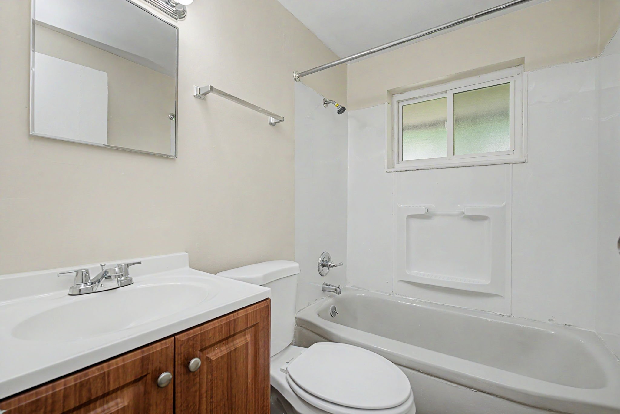 4606 Winchester Dr – photo 5