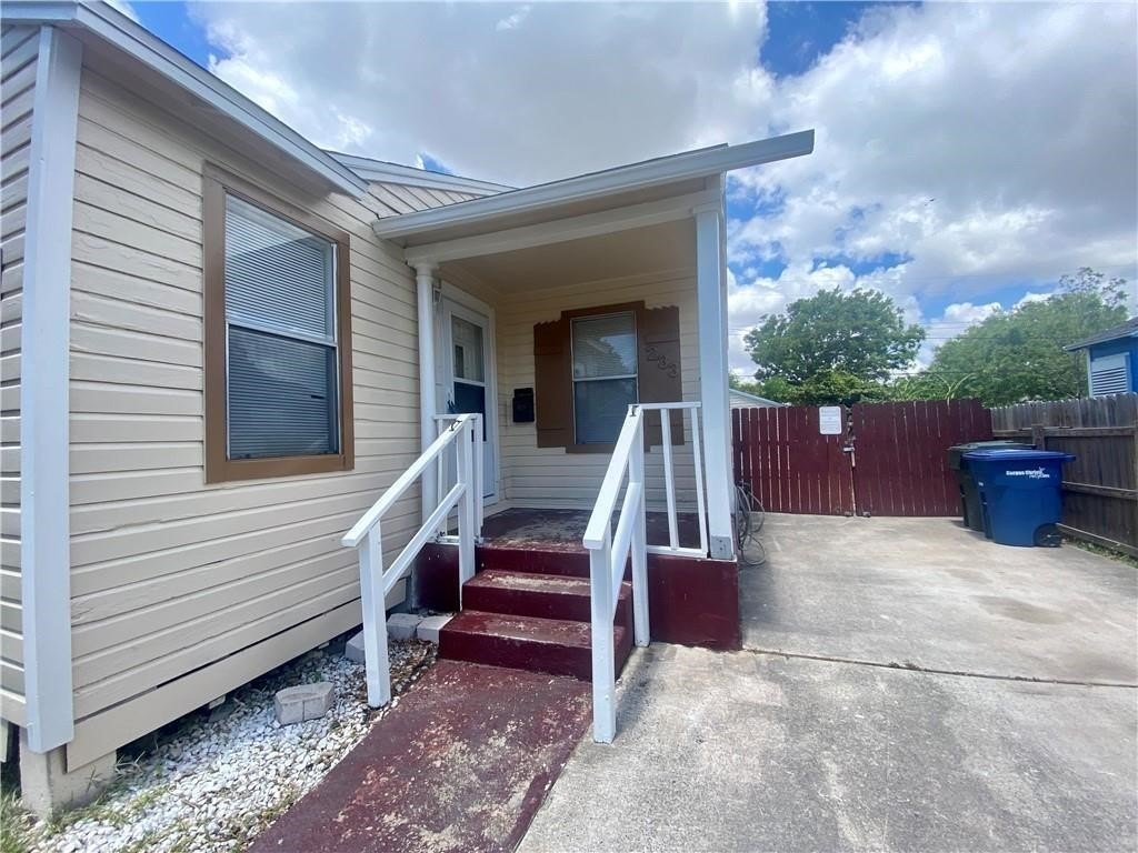 233 Eastgate Dr – photo 1
