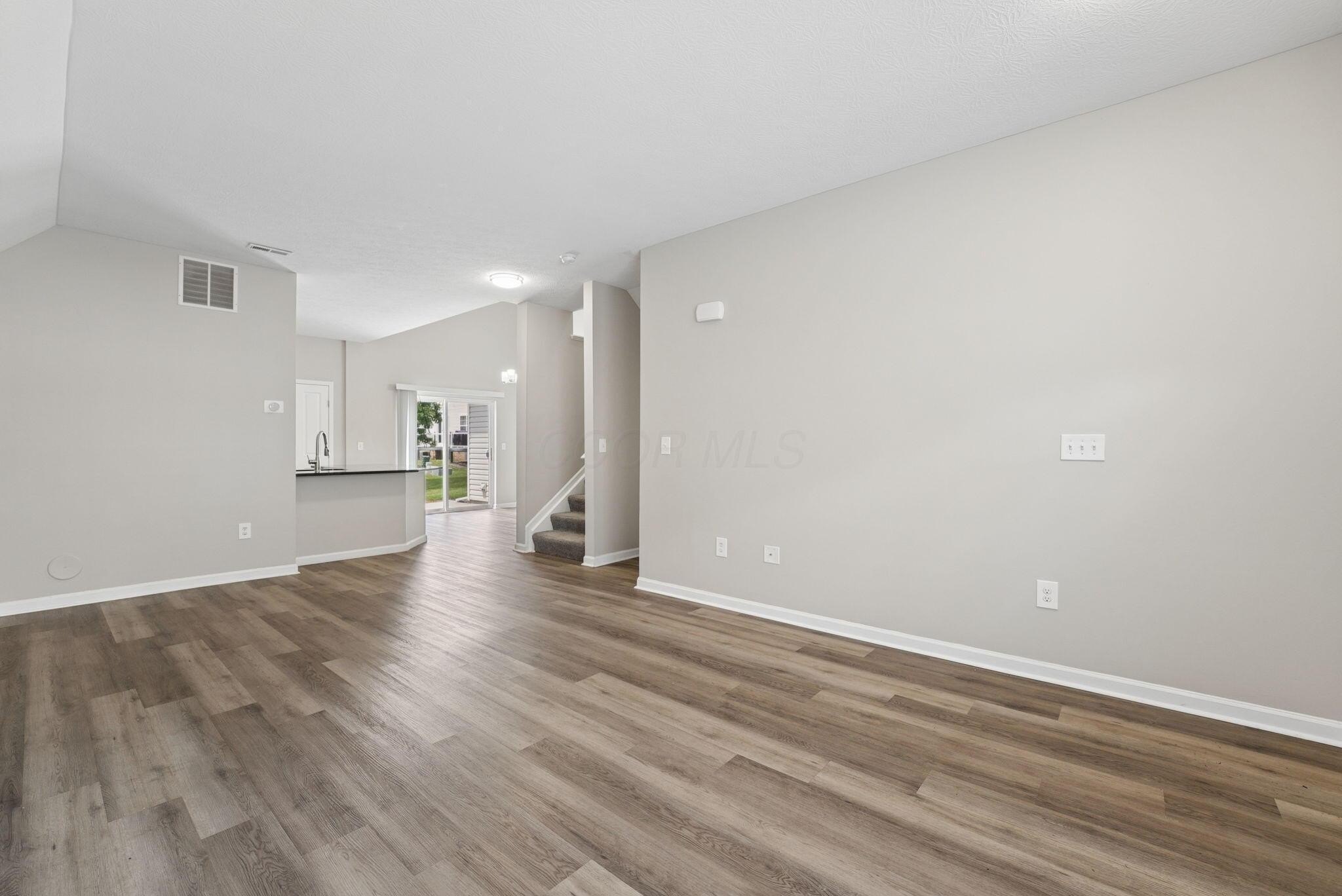 2045 River Rock Way – photo 5