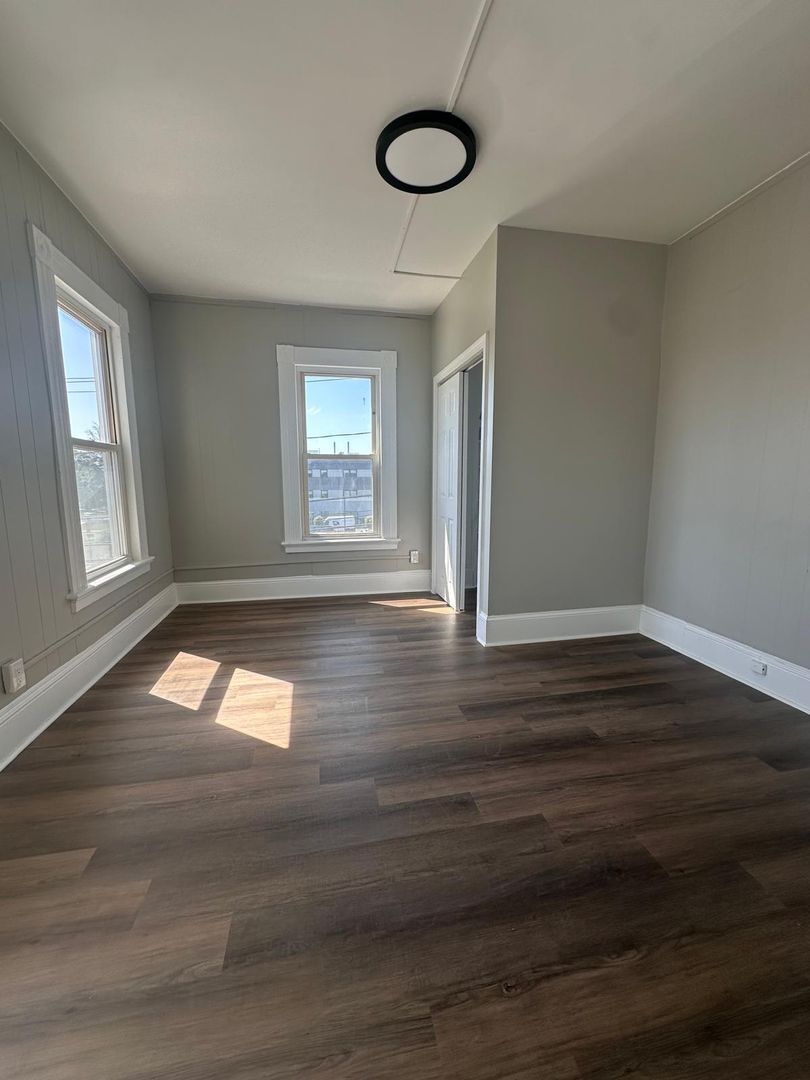 47 Hart St unit 1 – photo 5