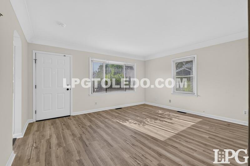 1525 Akron St – photo 3