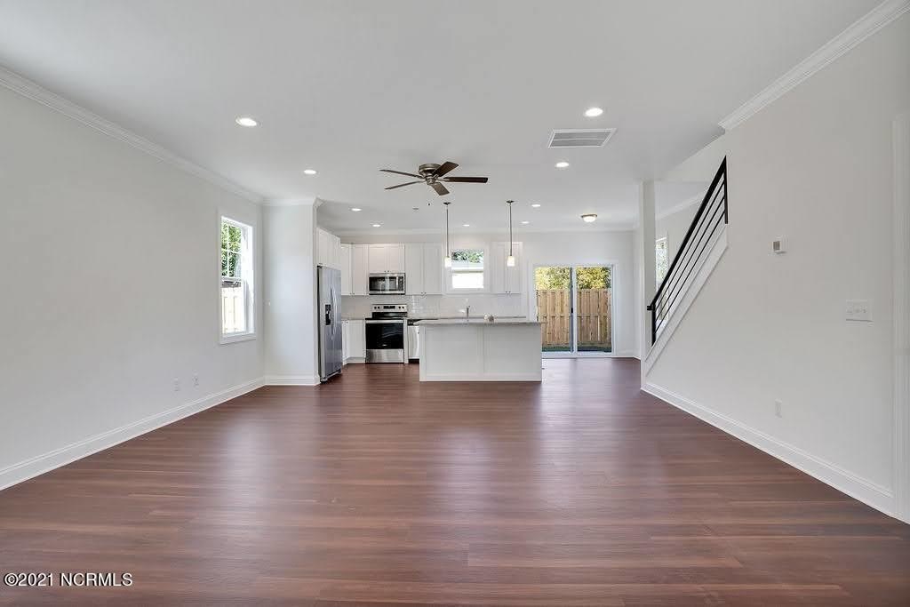 1007 Campbell St – photo 4