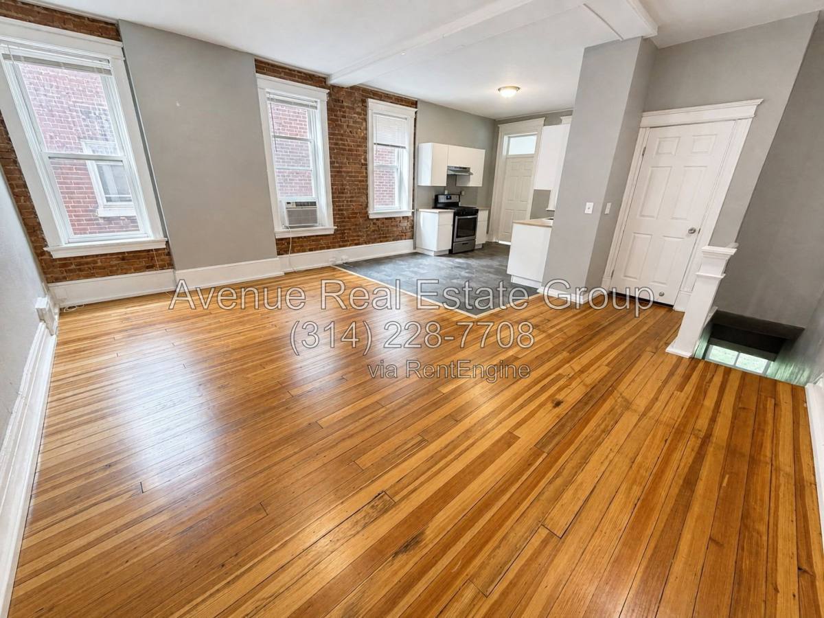 3325 Nebraska Ave unit 2F – photo 2