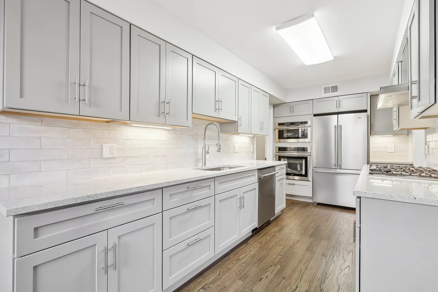 Embassy House Apartments – photo 1