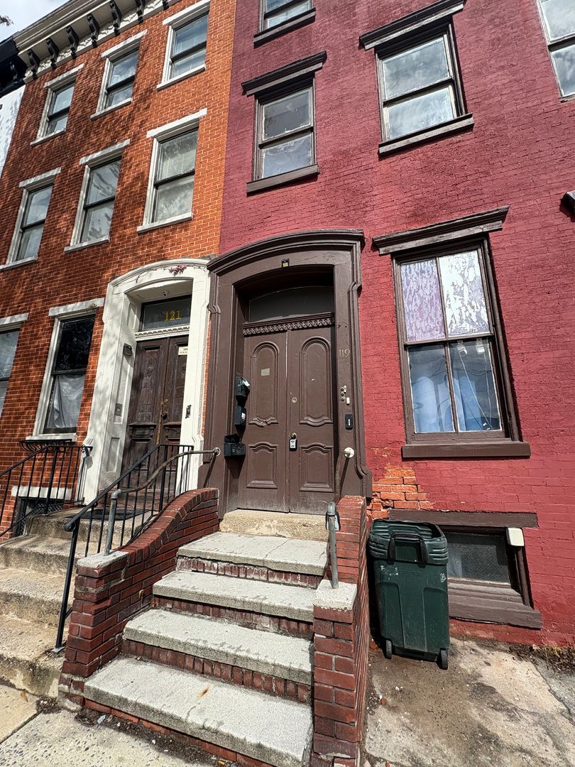 119 N Duke St unit 2 – photo 1