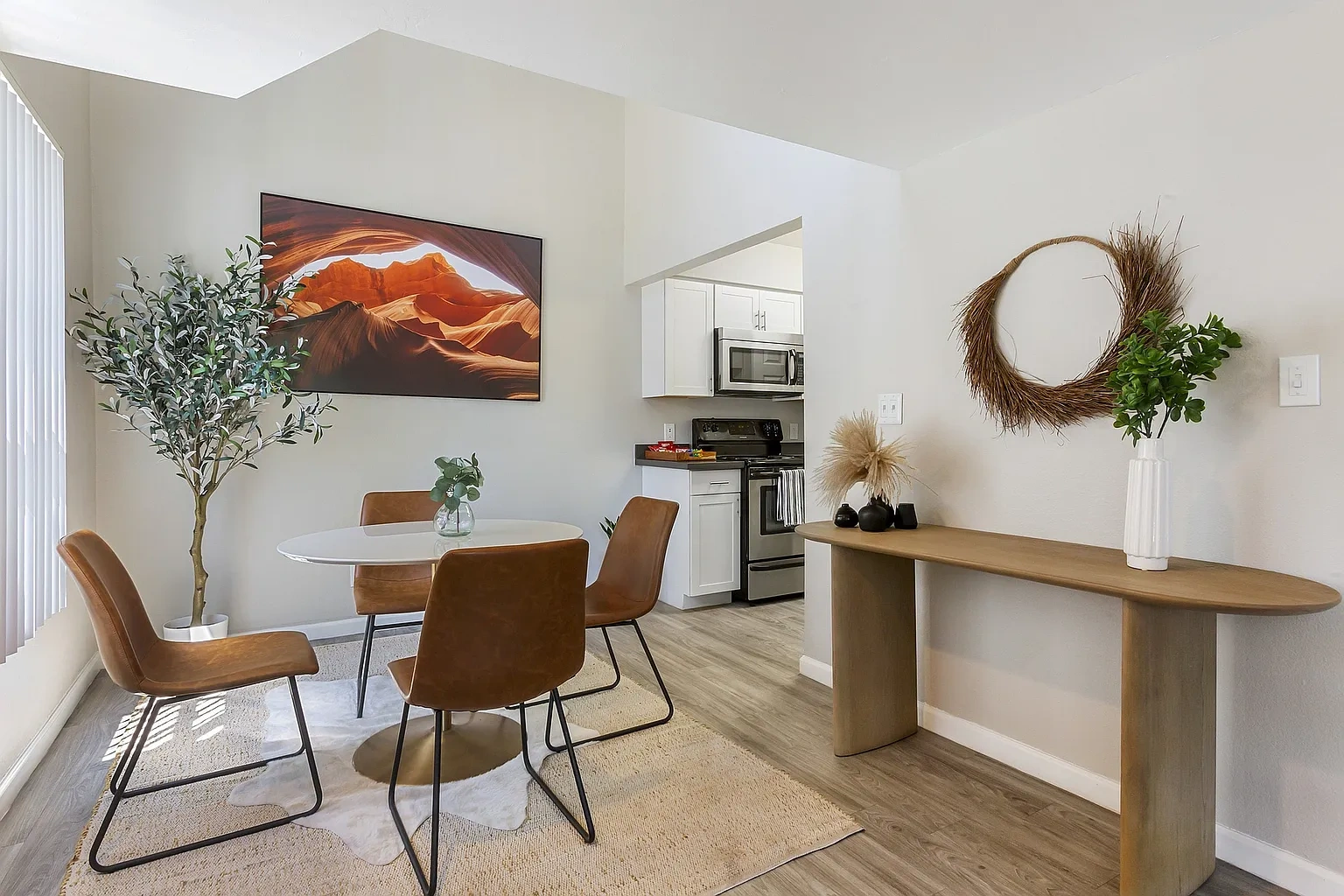 255 North – photo 5