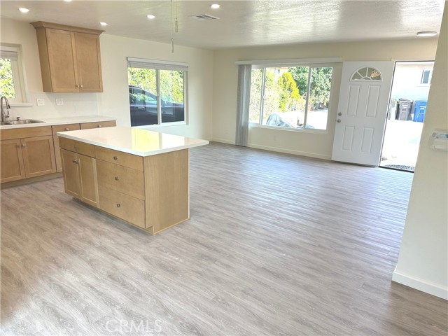 24450 University Ave – photo 5
