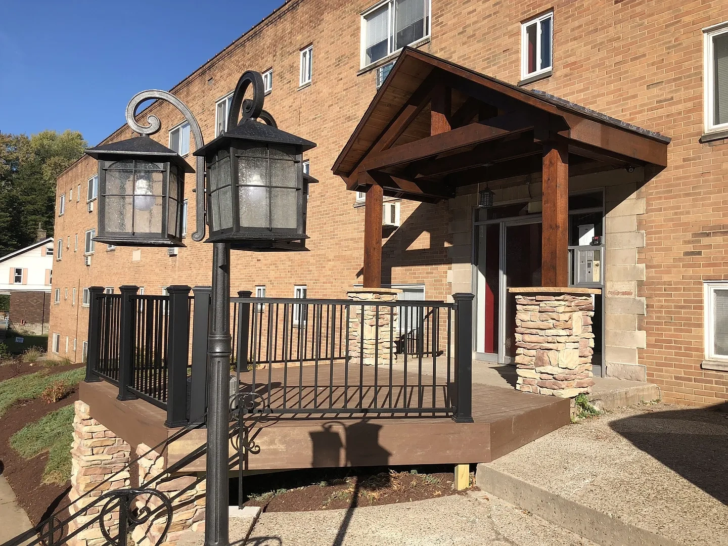 624 West – photo 2