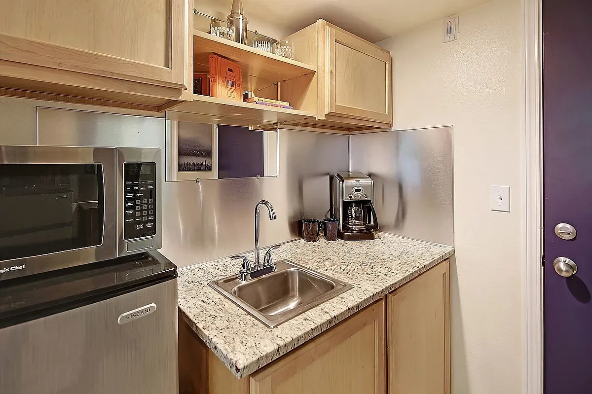 Riano by aPodment Suites Where Ballard Vibe Meets Smart Micro-Living – photo 2