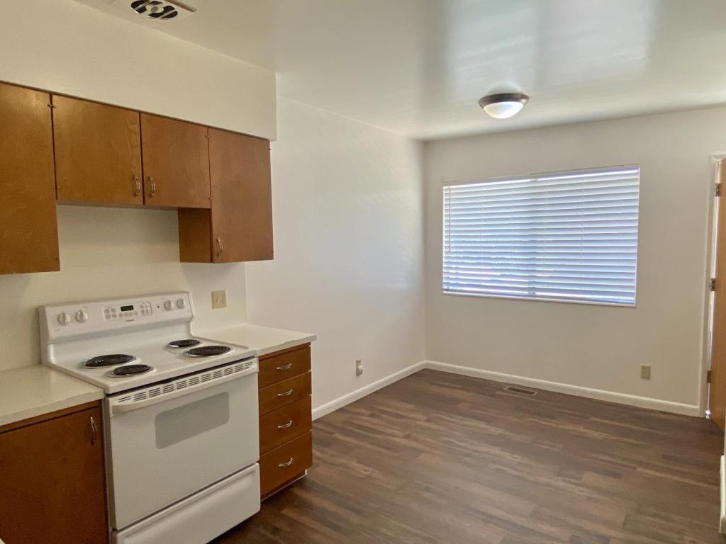 290 Fairlane Dr unit 3 – photo 4