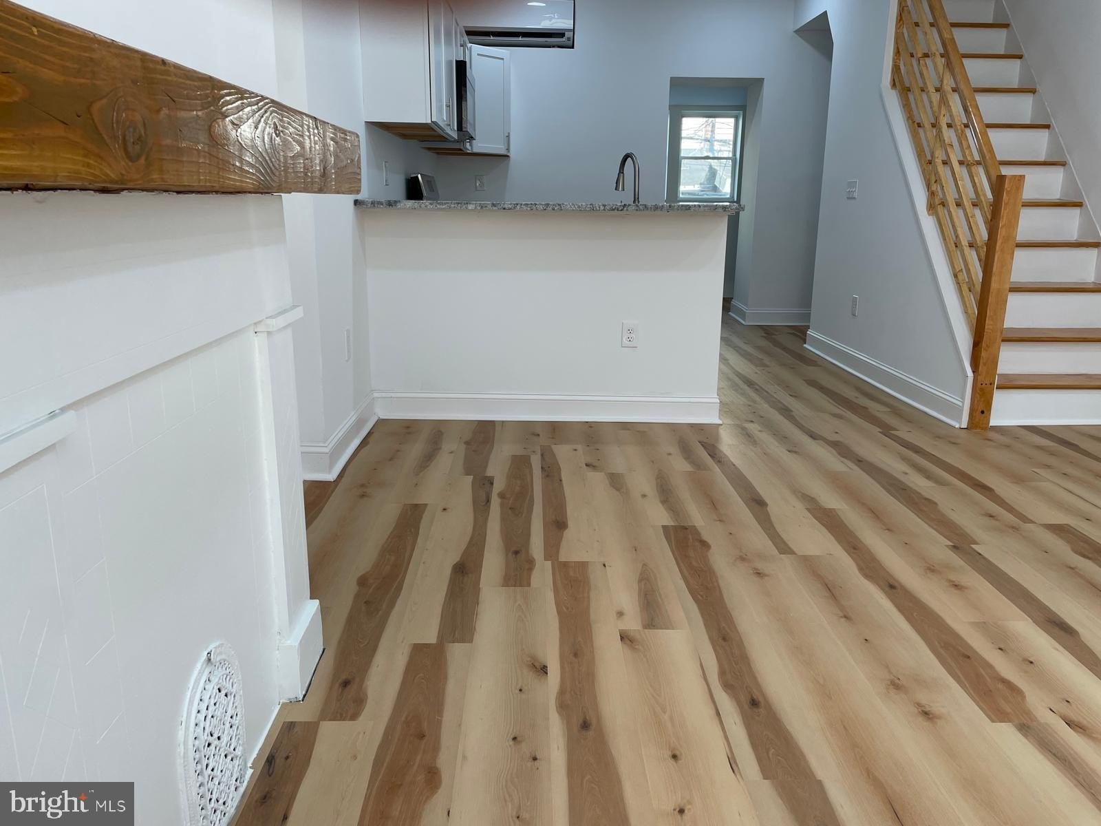 1731 N Dover St – photo 4