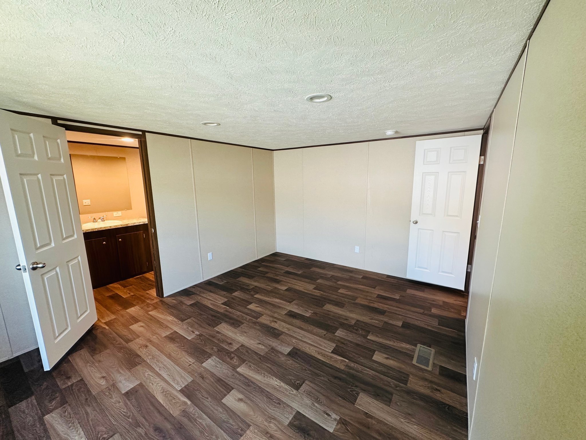 9477 Lansdowne Rd unit 75 – photo 5