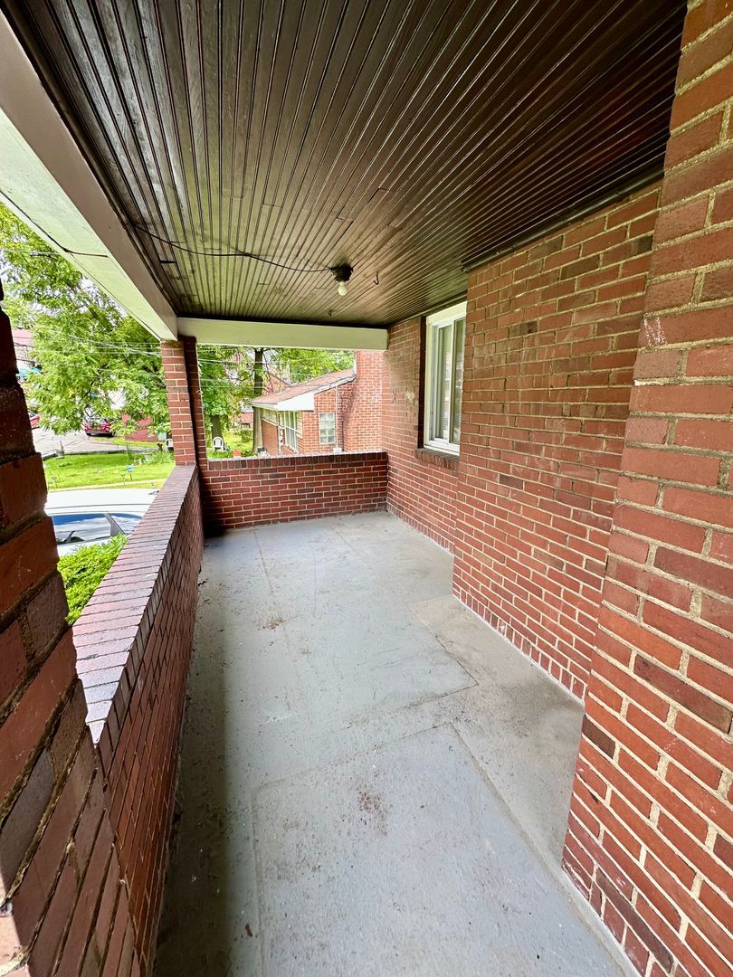 2156 Sampson St – photo 2