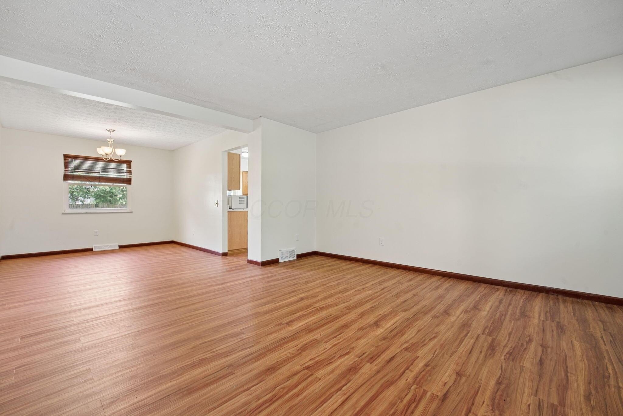 1806 Balsamridge Rd – photo 2