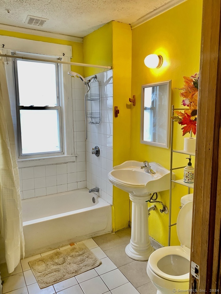 49-51 Brownell Ave unit 2nd – photo 3