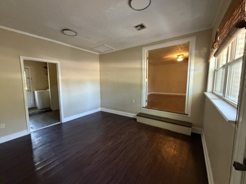 1439 S W Ave – photo 4