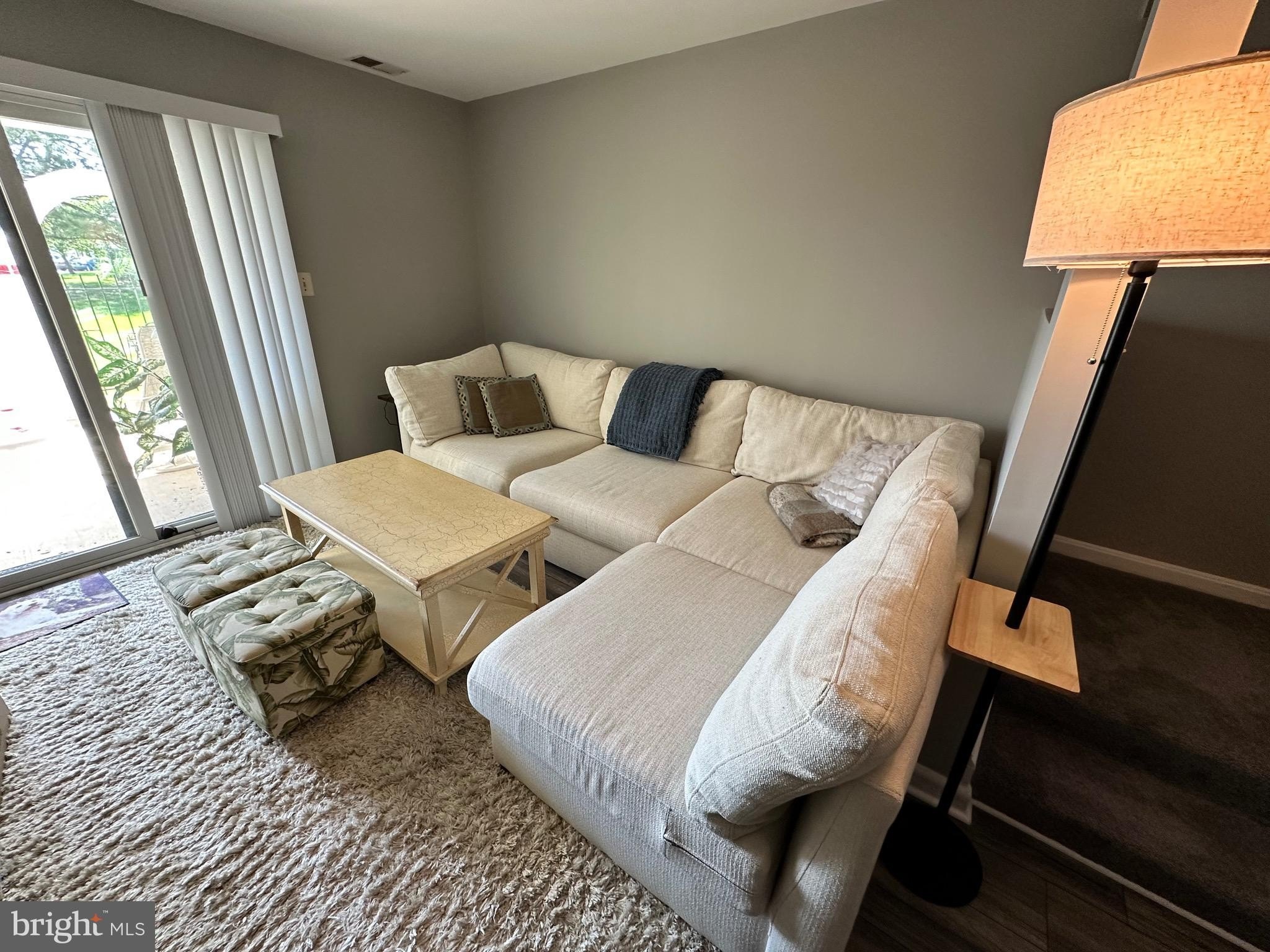 9 Queen Victoria Way – photo 3