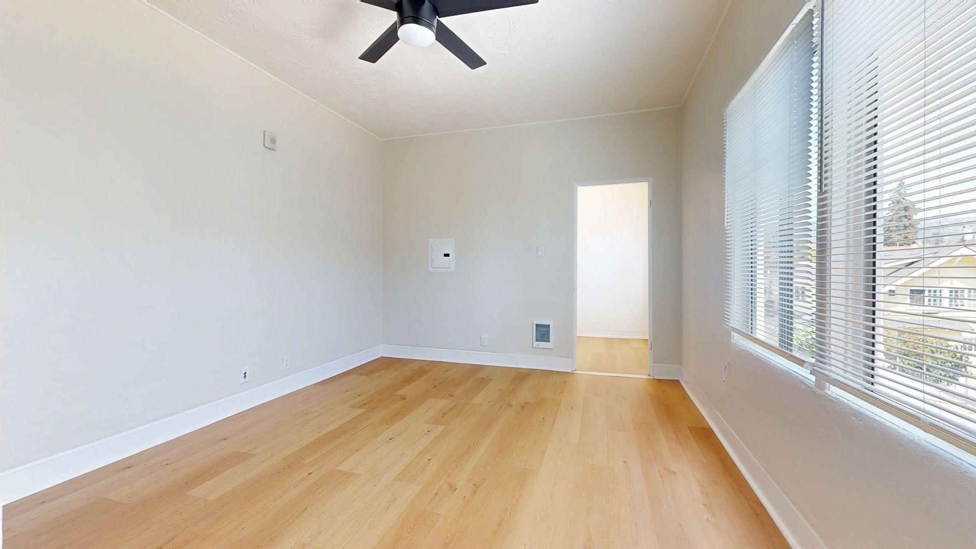 5452 Bancroft Ave unit 302 – photo 3