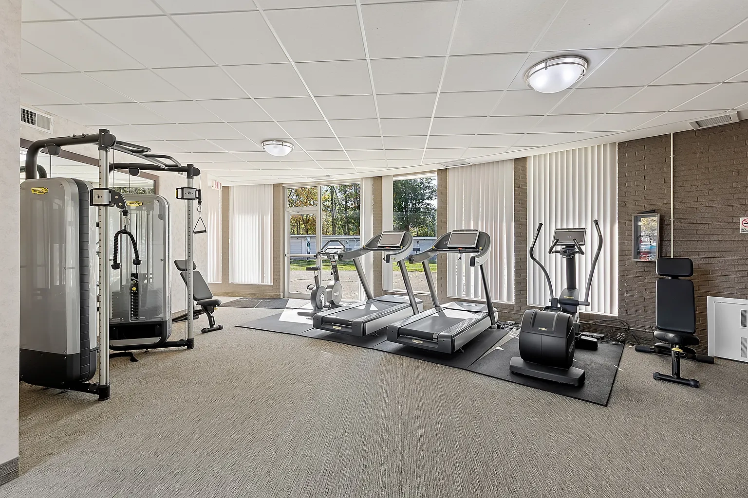 Camelot Apartments – photo 2