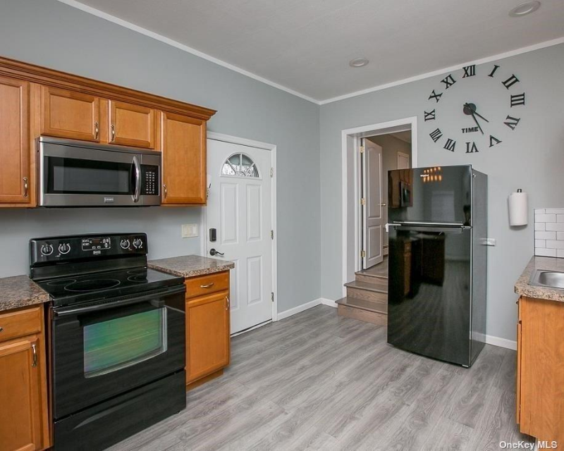 159 42nd St – photo 1