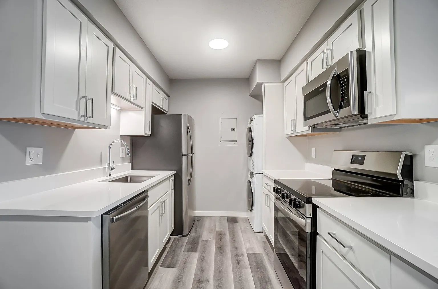 Chardon Place Apartments and Townhomes – photo 3