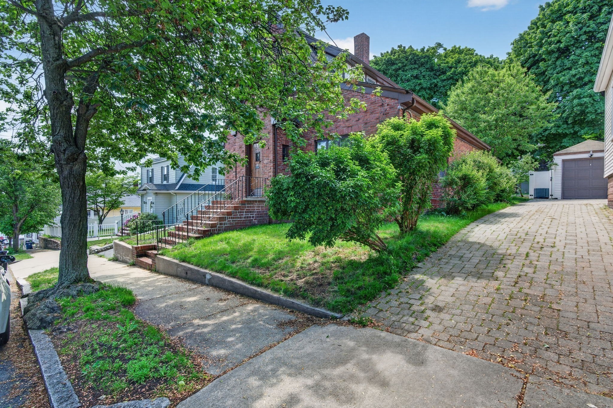 28 Thurlow Ave – photo 4