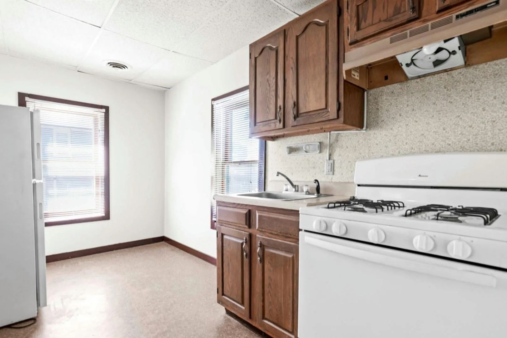 410 E Grove St unit 1 – photo 4