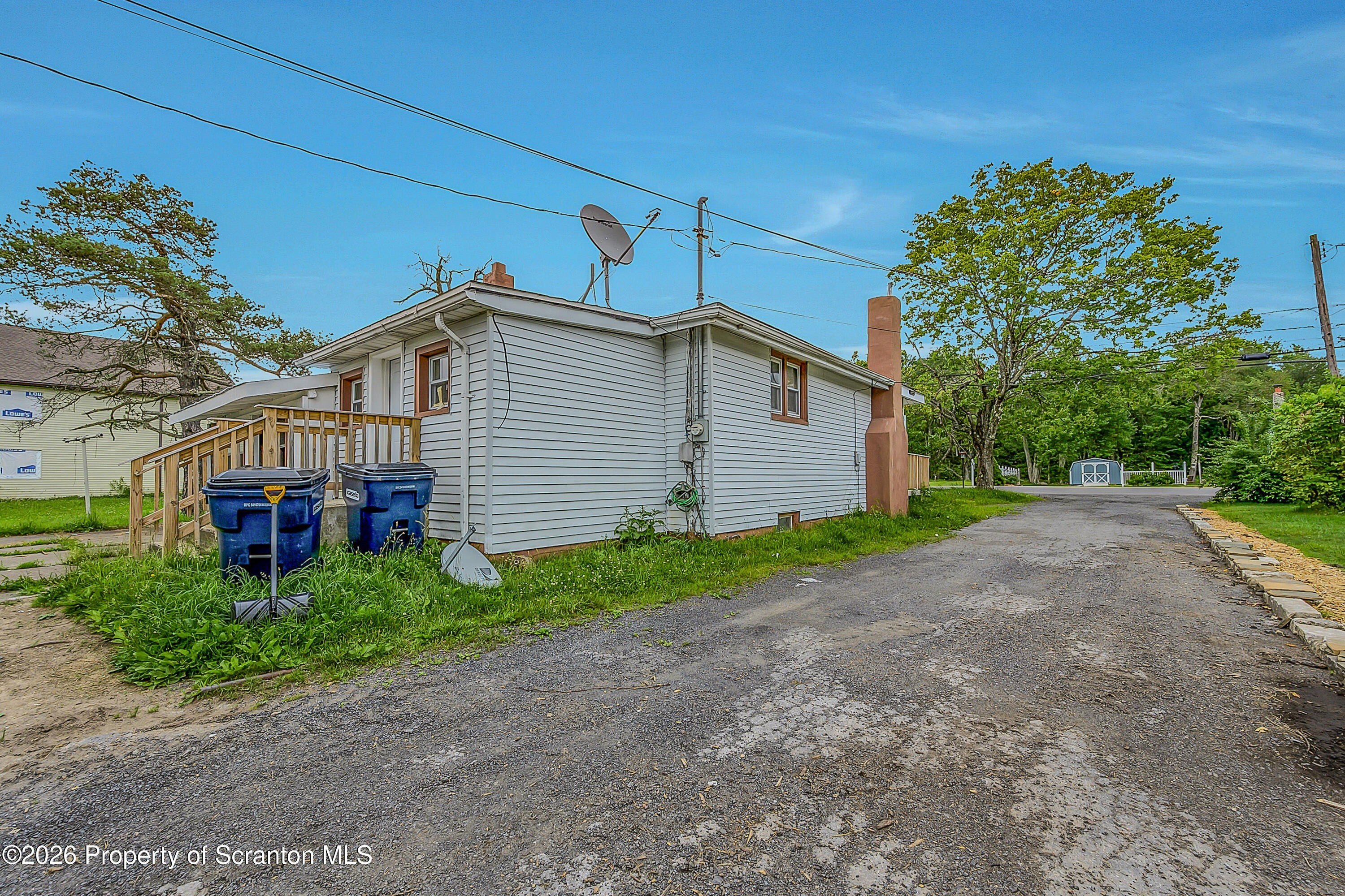 664 Laurel Dr #FRONT – photo 3