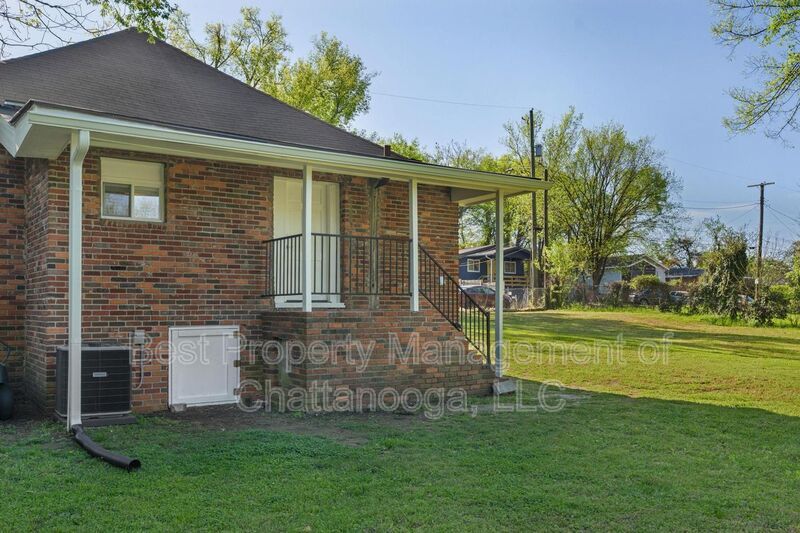 1717 Stanfiel St – photo 2