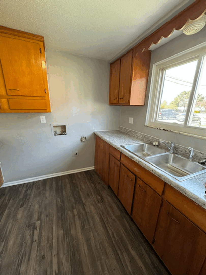 2525 Consaul St unit 6 – photo 4