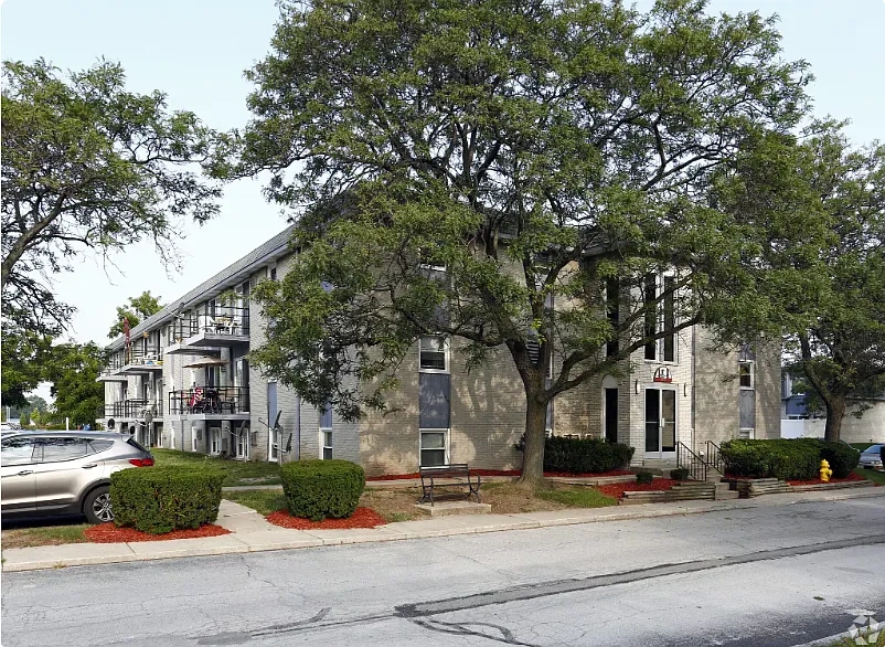 Town Center Townhomes & Flats – photo 1
