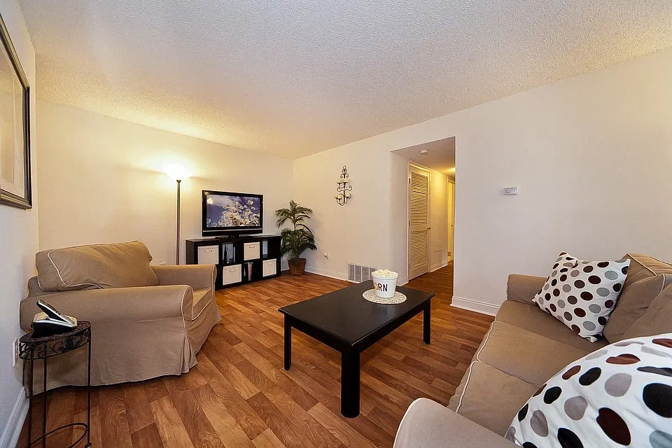 The Elms Apartments – photo 5