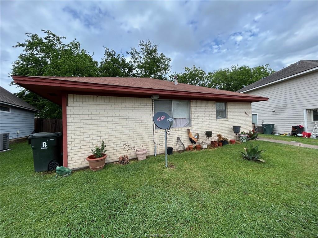 1913 Pine Tree Dr unit A – photo 1