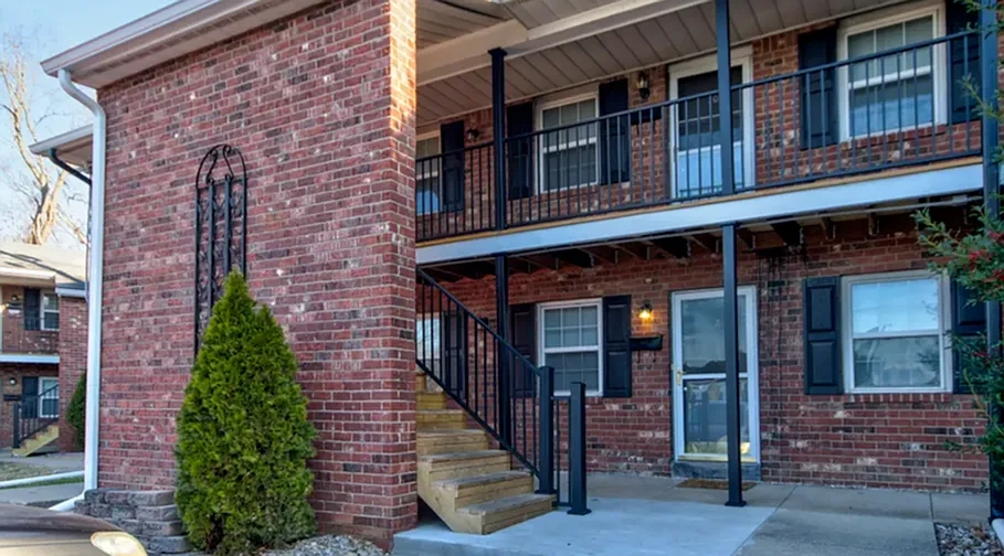 Gaslight Square Apartments – photo 3