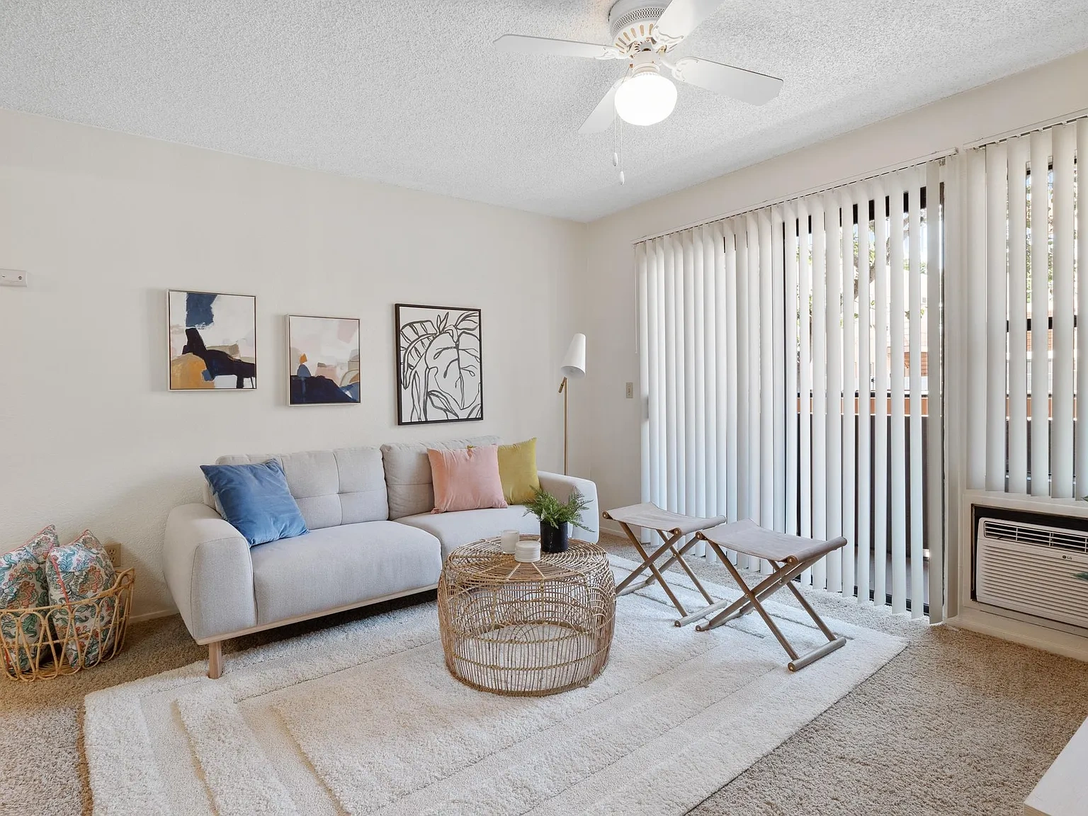 Plaza Apartments – photo 1