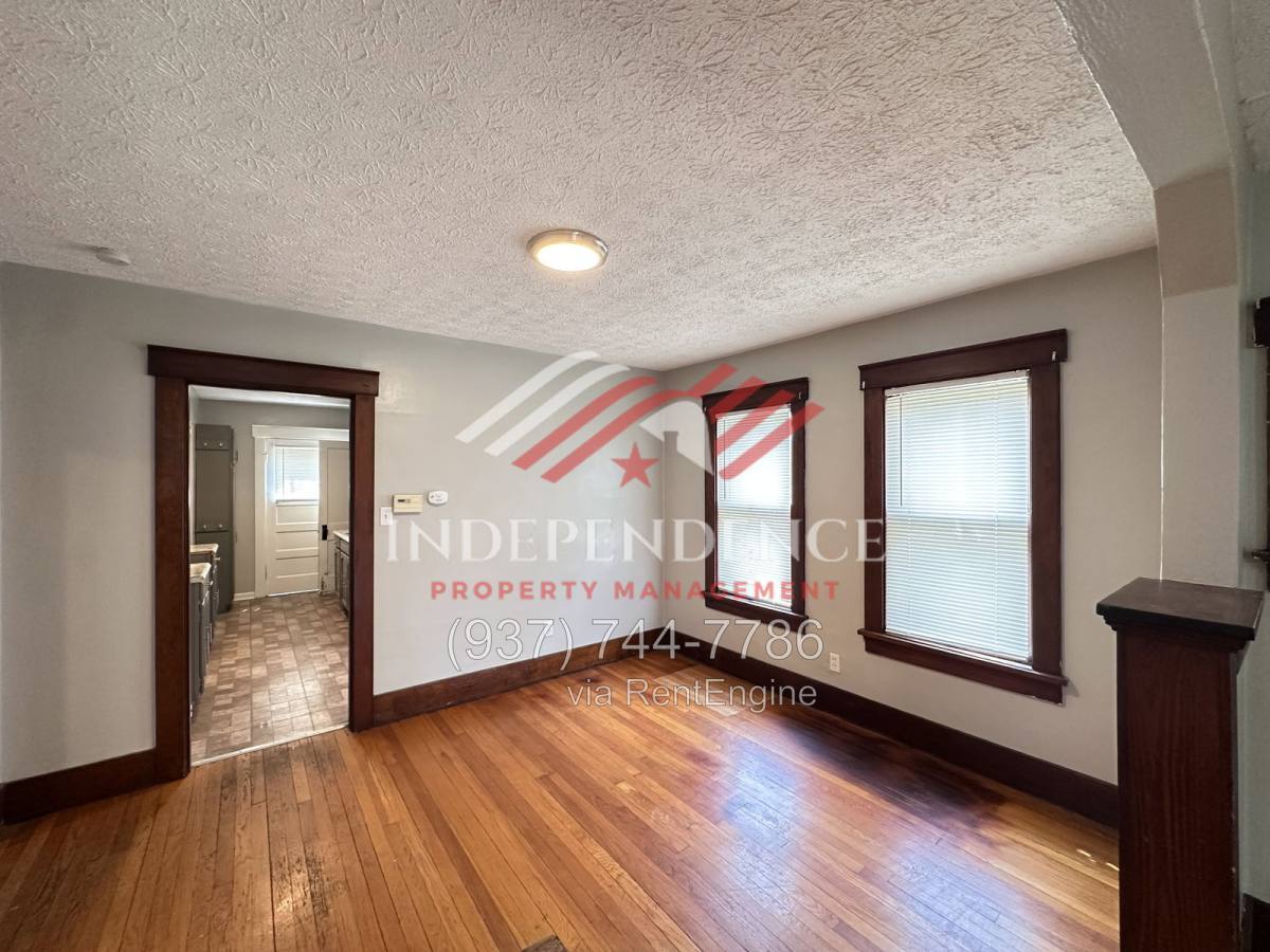 2720 Dwight Ave – photo 4