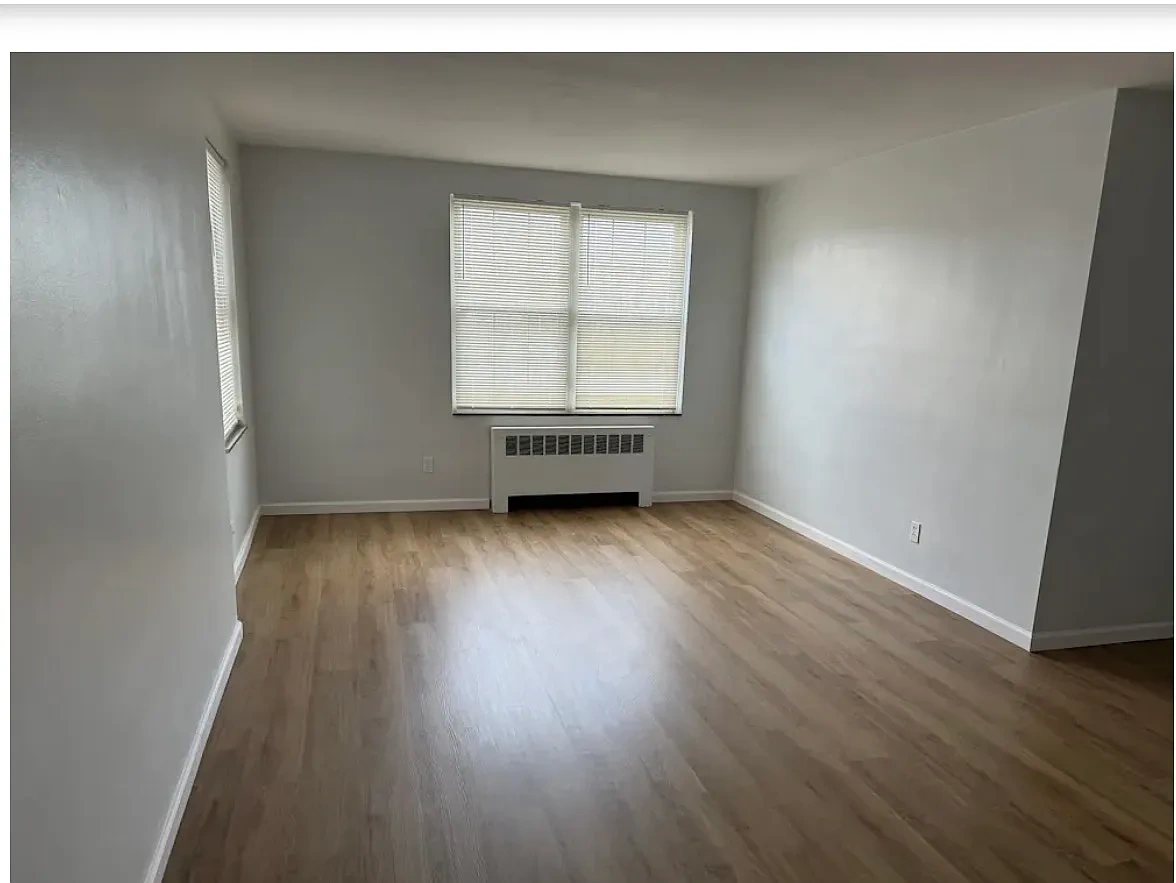 3290 Warrensville Center Rd, Shaker Heights – photo 1