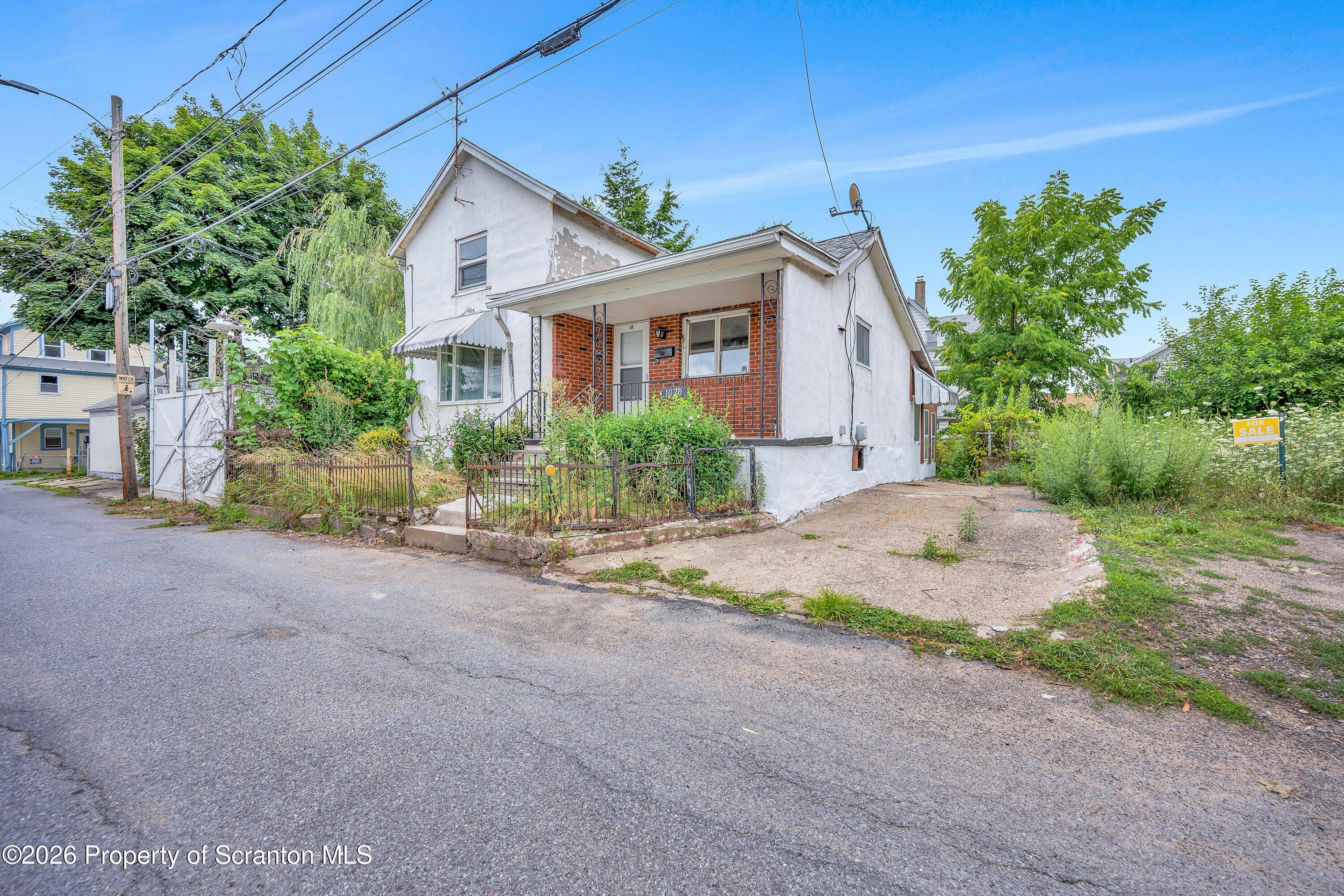 1020 Farber Ct – photo 2