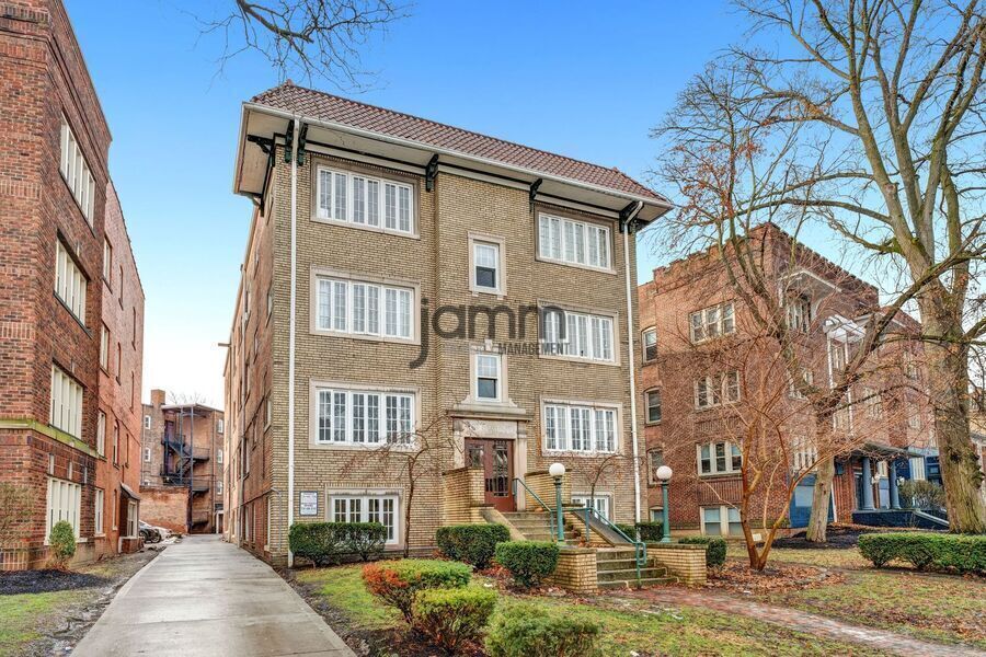 2568 Overlook Rd – photo 1